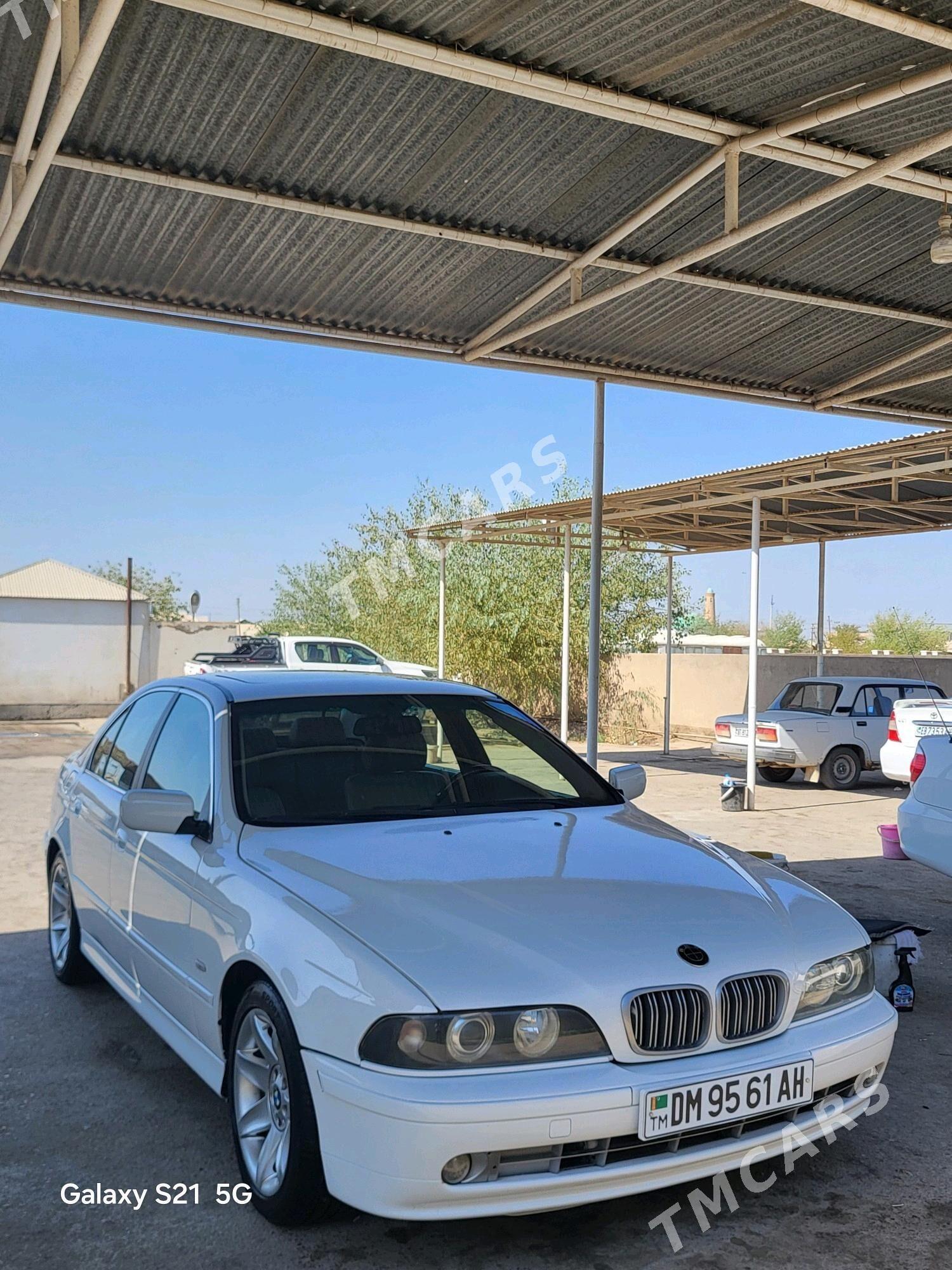 BMW E39 2002 - 140 000 TMT - Aşgabat - img 3