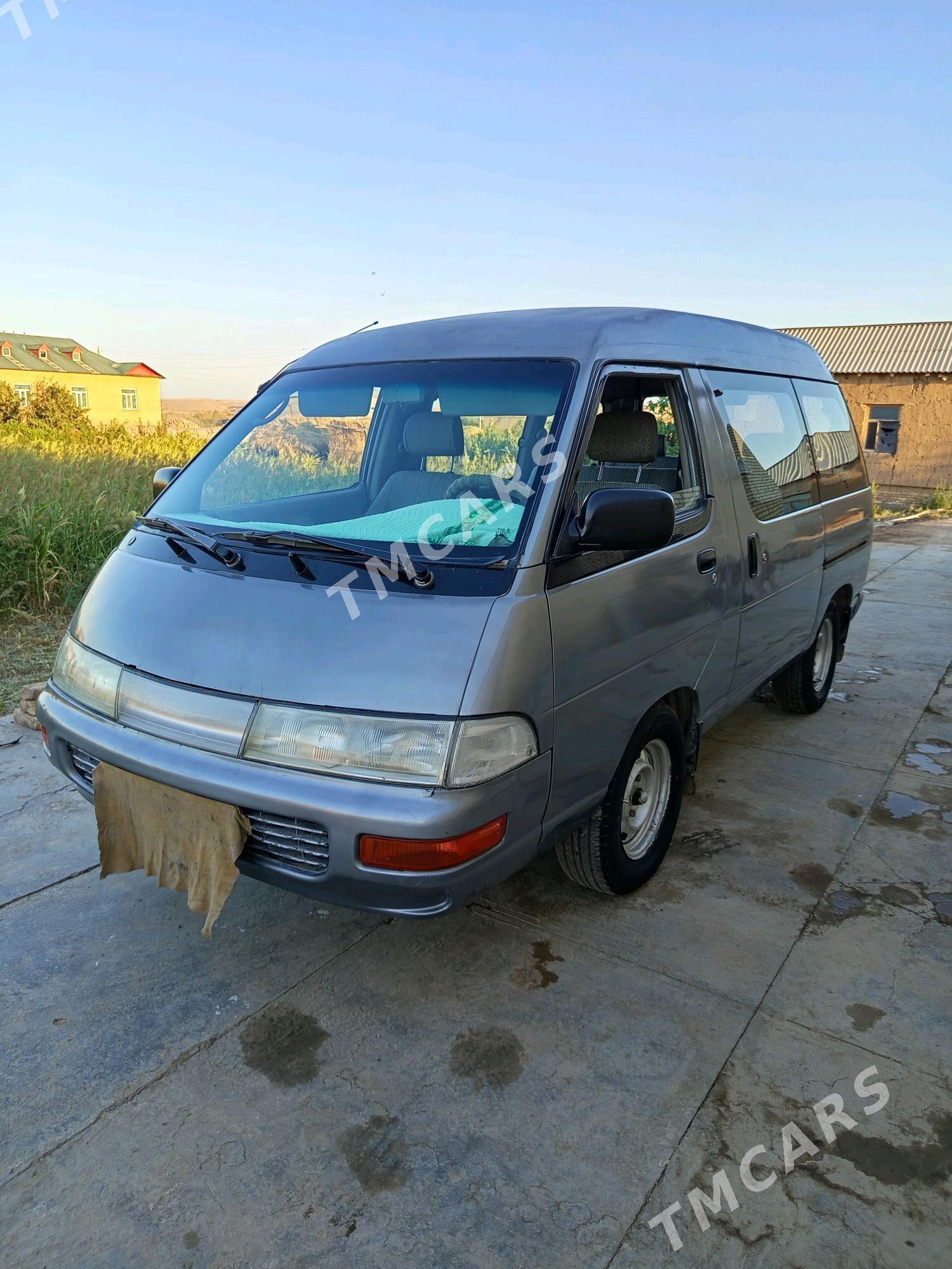 Toyota Town Ace 1994 - 50 000 TMT - Фарап - img 4