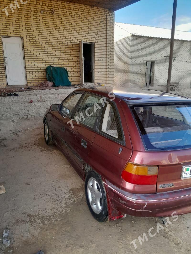 Opel Astra 1992 - 30 000 TMT - Mary - img 5