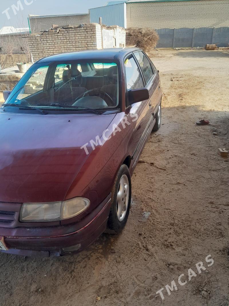 Opel Astra 1992 - 30 000 TMT - Mary - img 4