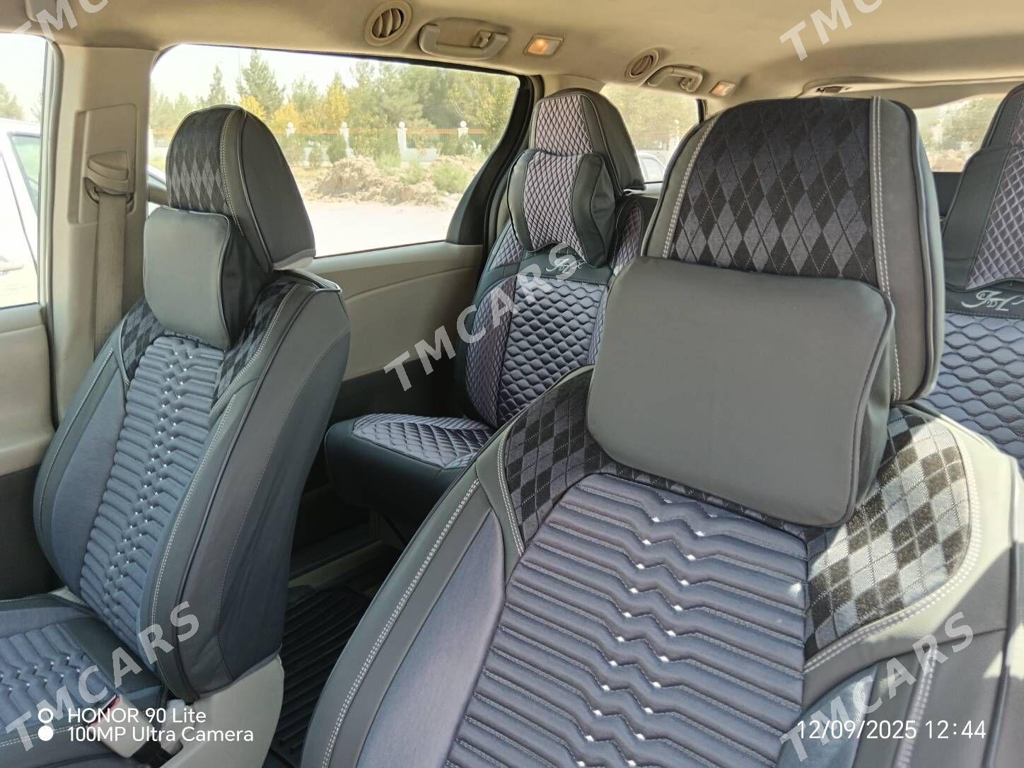 Toyota Sienna 2010 - 300 000 TMT - Murgap - img 2