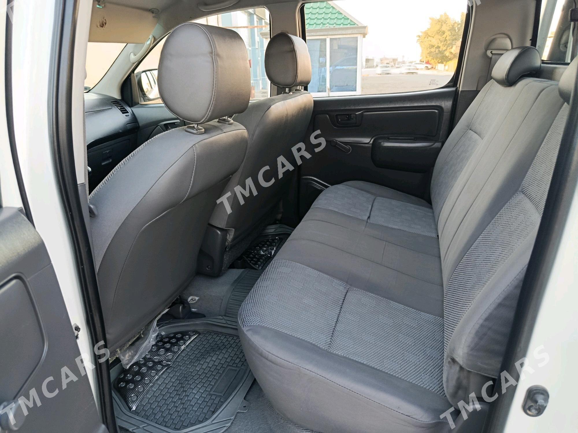 Toyota Hilux 2013 - 360 000 TMT - Mary - img 6