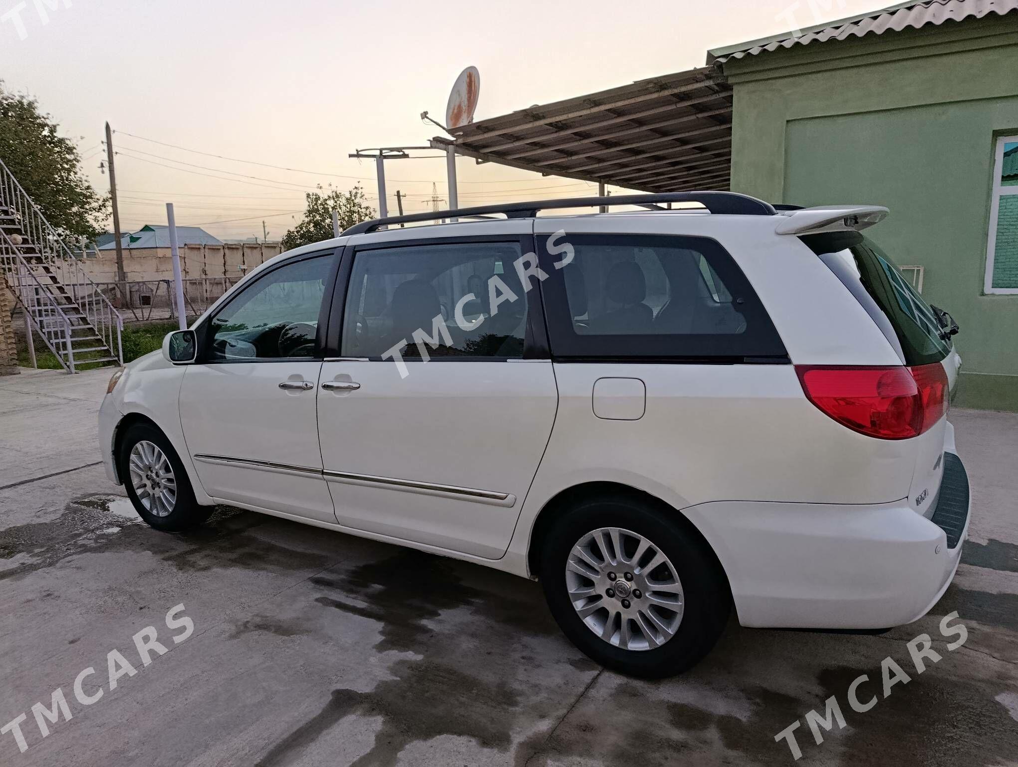 Toyota Sienna 2009 - 295 000 TMT - "Altyn Asyr" Gündogar bazary (Jygyllyk) - img 2