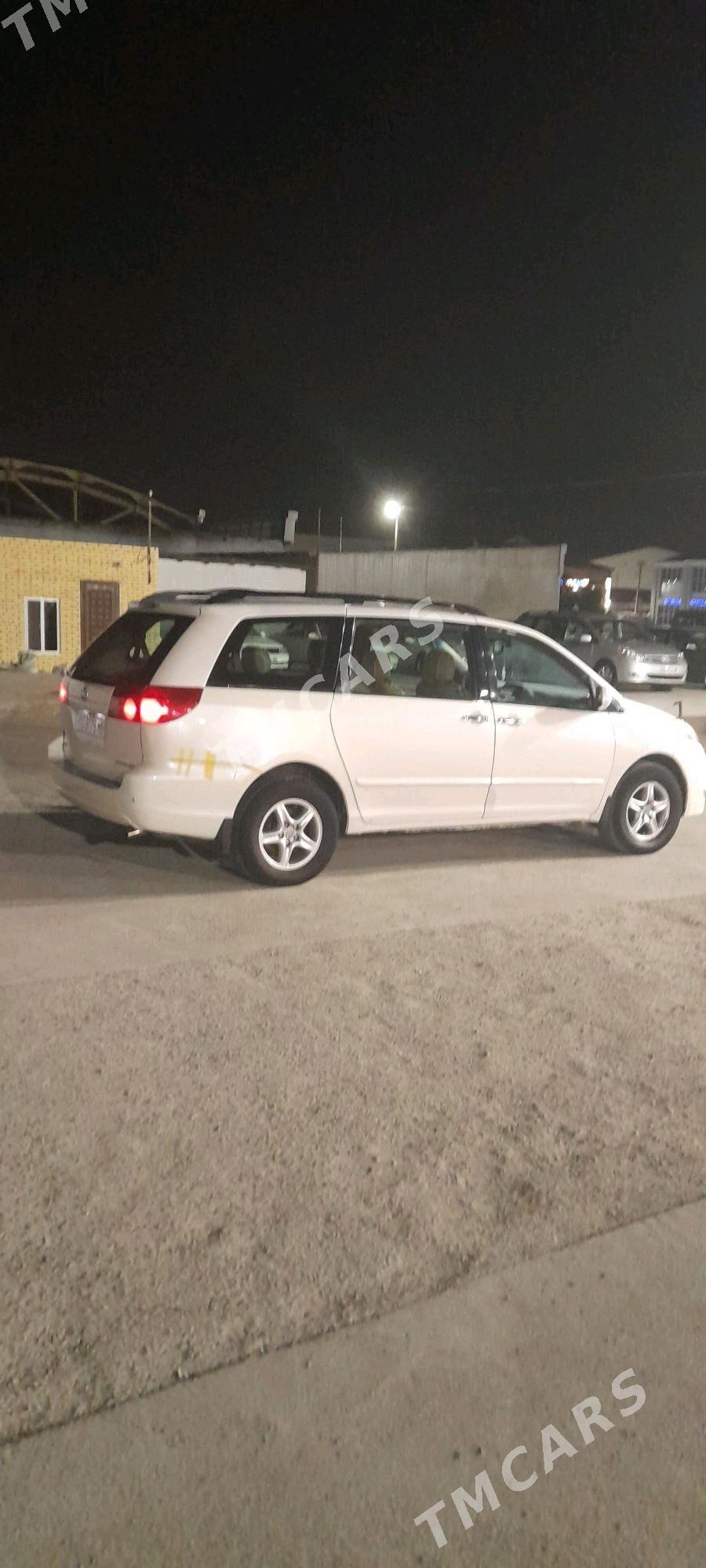 Toyota Sienna 2006 - 230 000 TMT - Мары - img 2