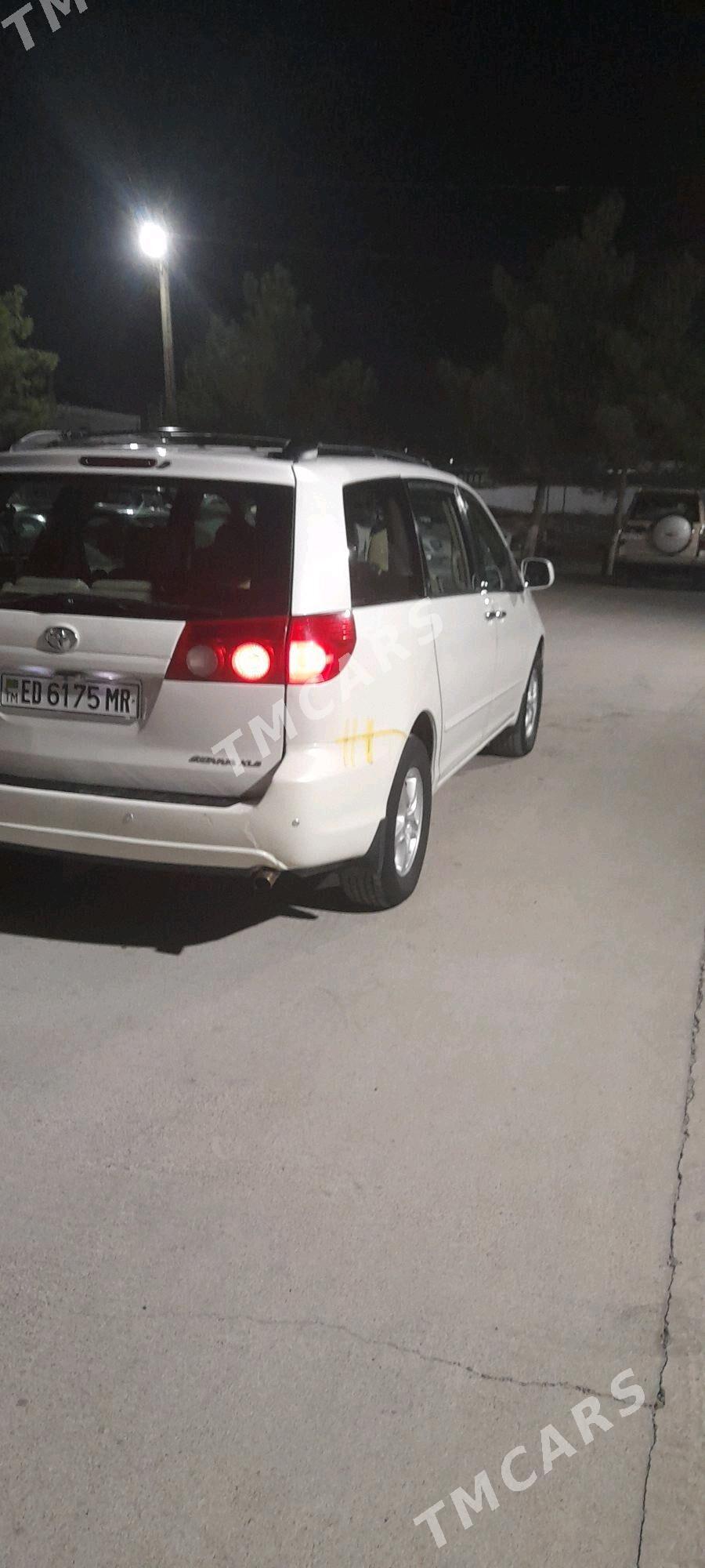 Toyota Sienna 2006 - 230 000 TMT - Мары - img 6