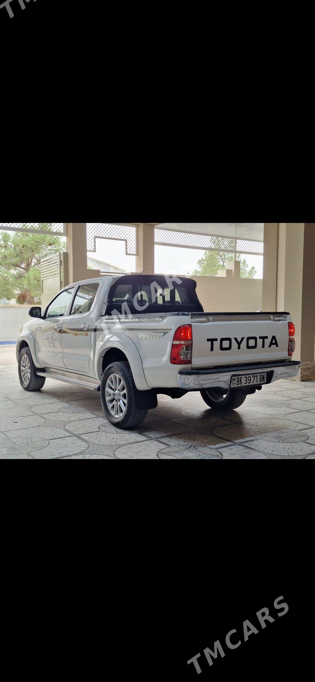Toyota Hilux 2014 - 350 000 TMT - Балканабат - img 2