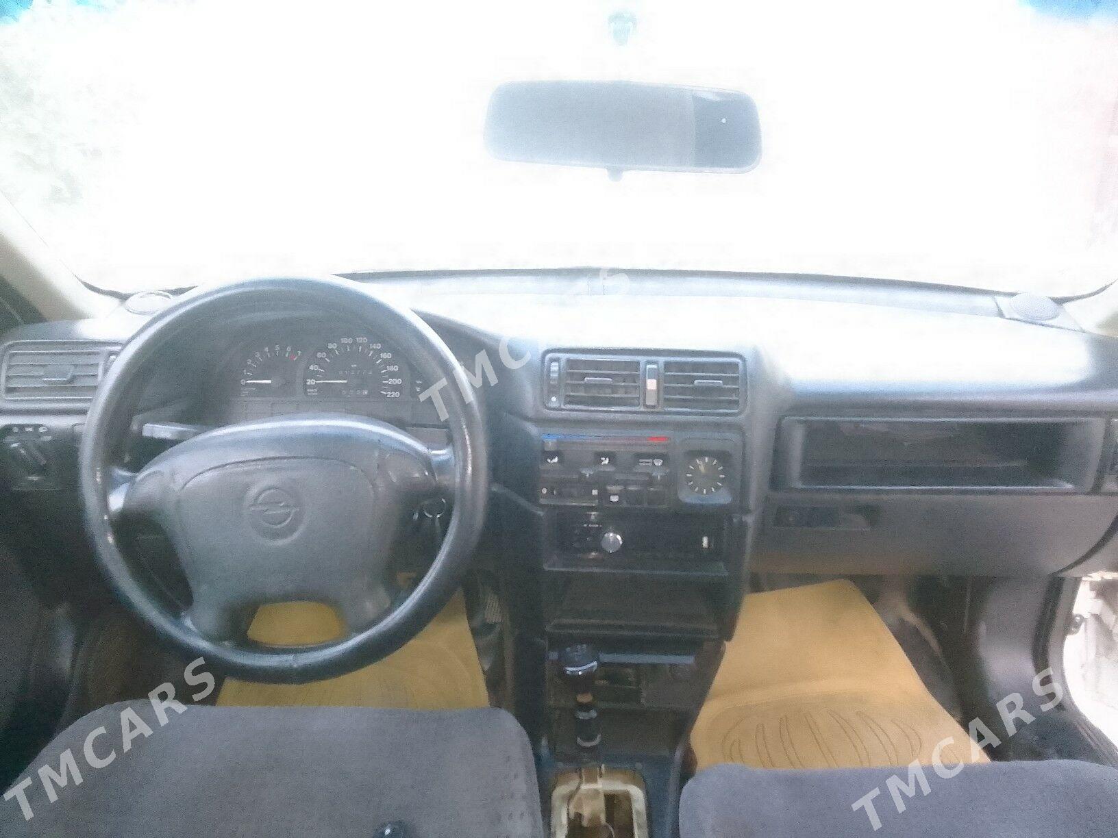 Opel Vectra 1994 - 38 000 TMT - Gubadag - img 4