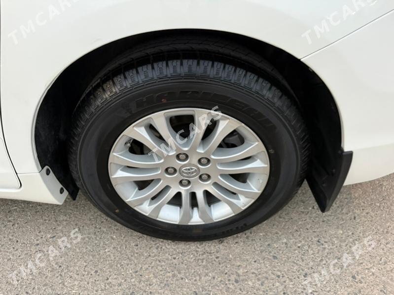 Toyota Sienna 2017 - 383 000 TMT - Ашхабад - img 2