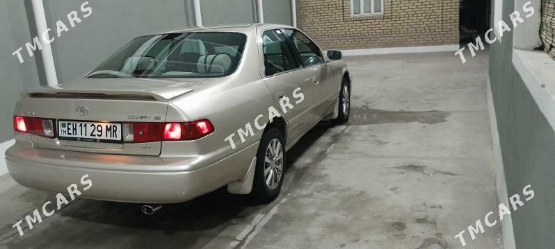 Toyota Camry 2000 - 130 000 TMT - Ёлётен - img 2