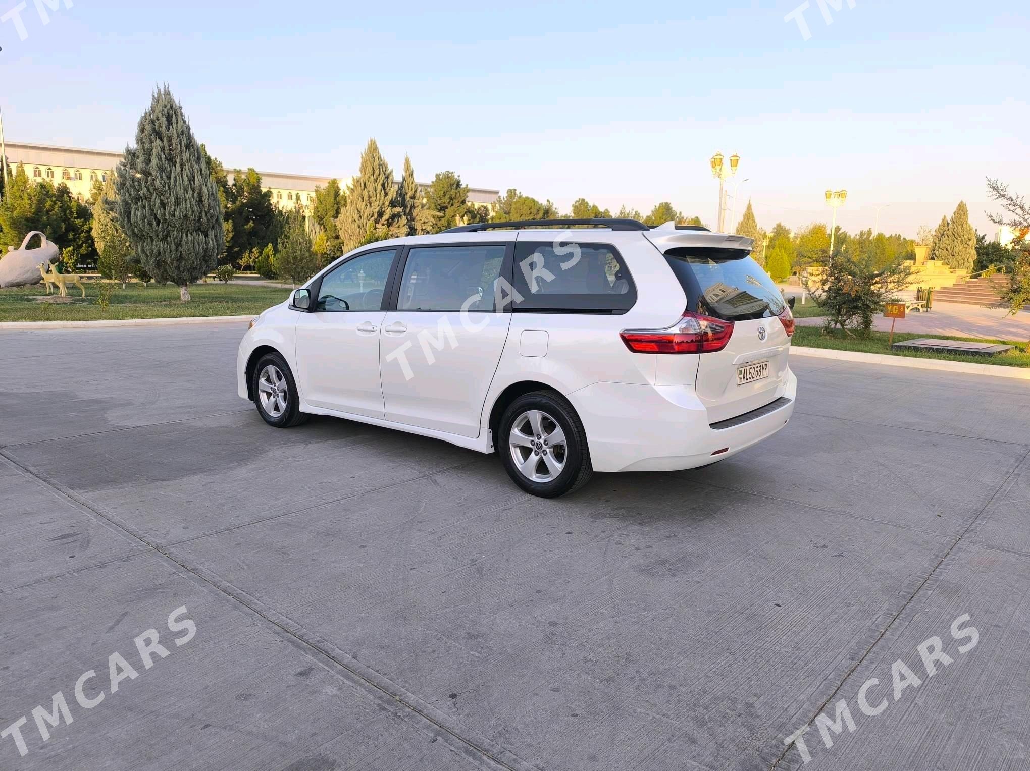 Toyota Sienna 2020 - 400 000 TMT - Мары - img 6