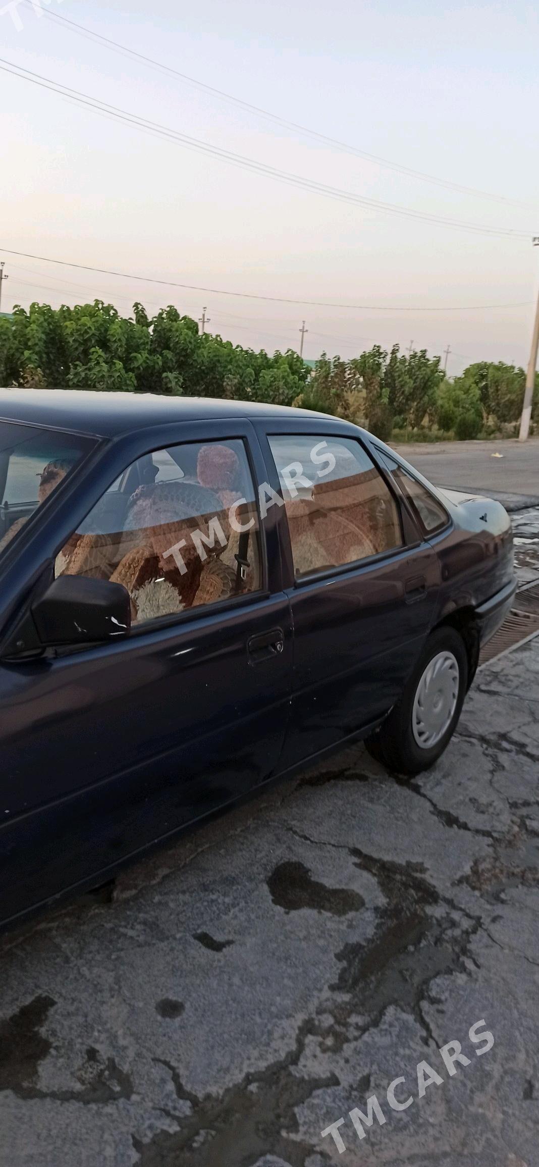 Opel Vectra 1992 - 25 000 TMT - Мары - img 4