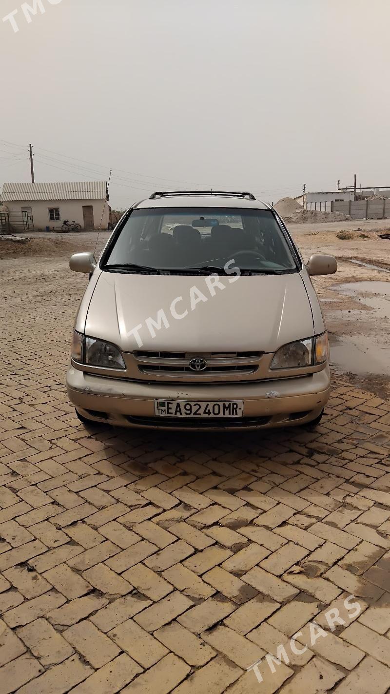 Toyota Sienna 2000 - 140 000 TMT - Türkmengala - img 3