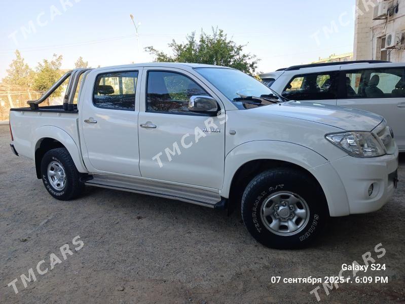 Toyota Hilux 2009 - 235 000 TMT - Türkmenbaşy - img 4