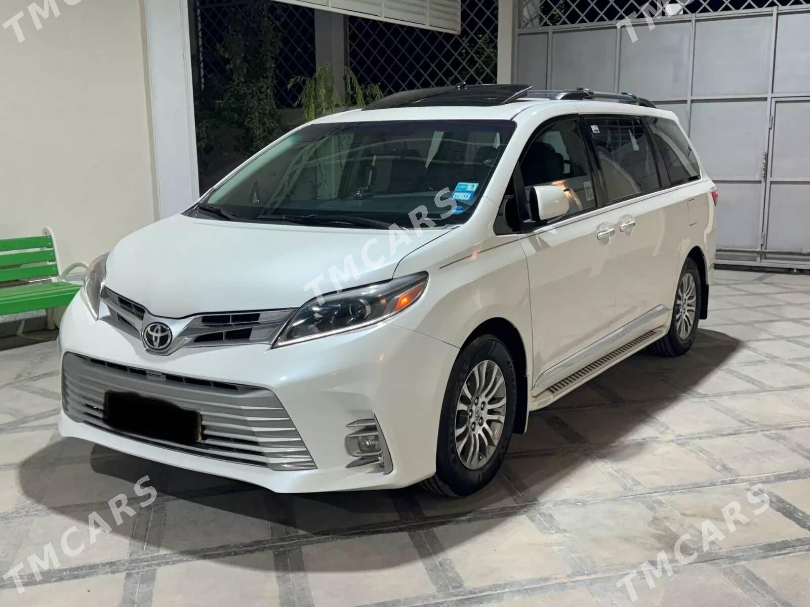 Toyota Sienna 2016 - 400 000 TMT - Балканабат - img 8