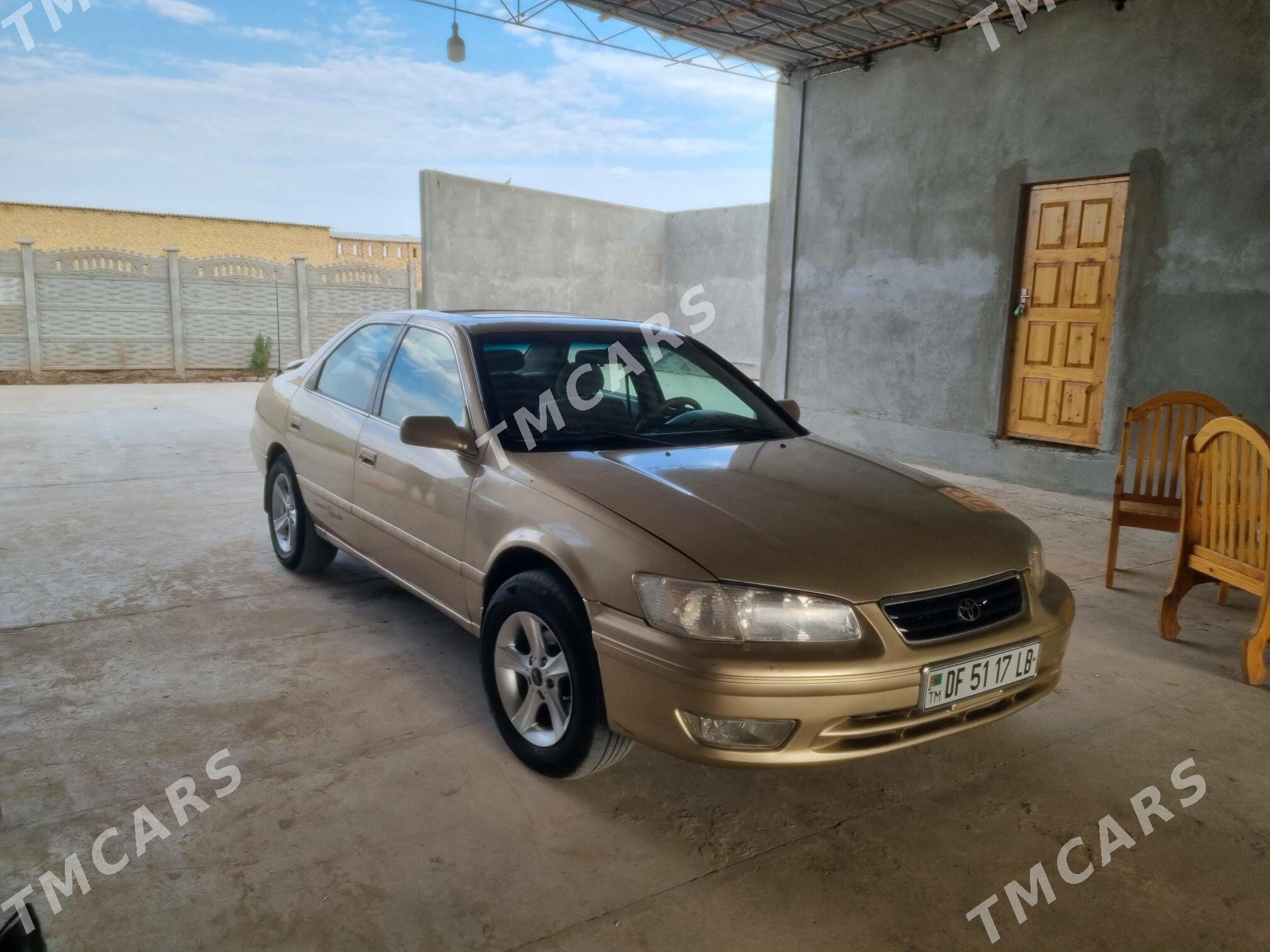 Toyota Camry 1998 - 130 000 TMT - Saýat - img 2