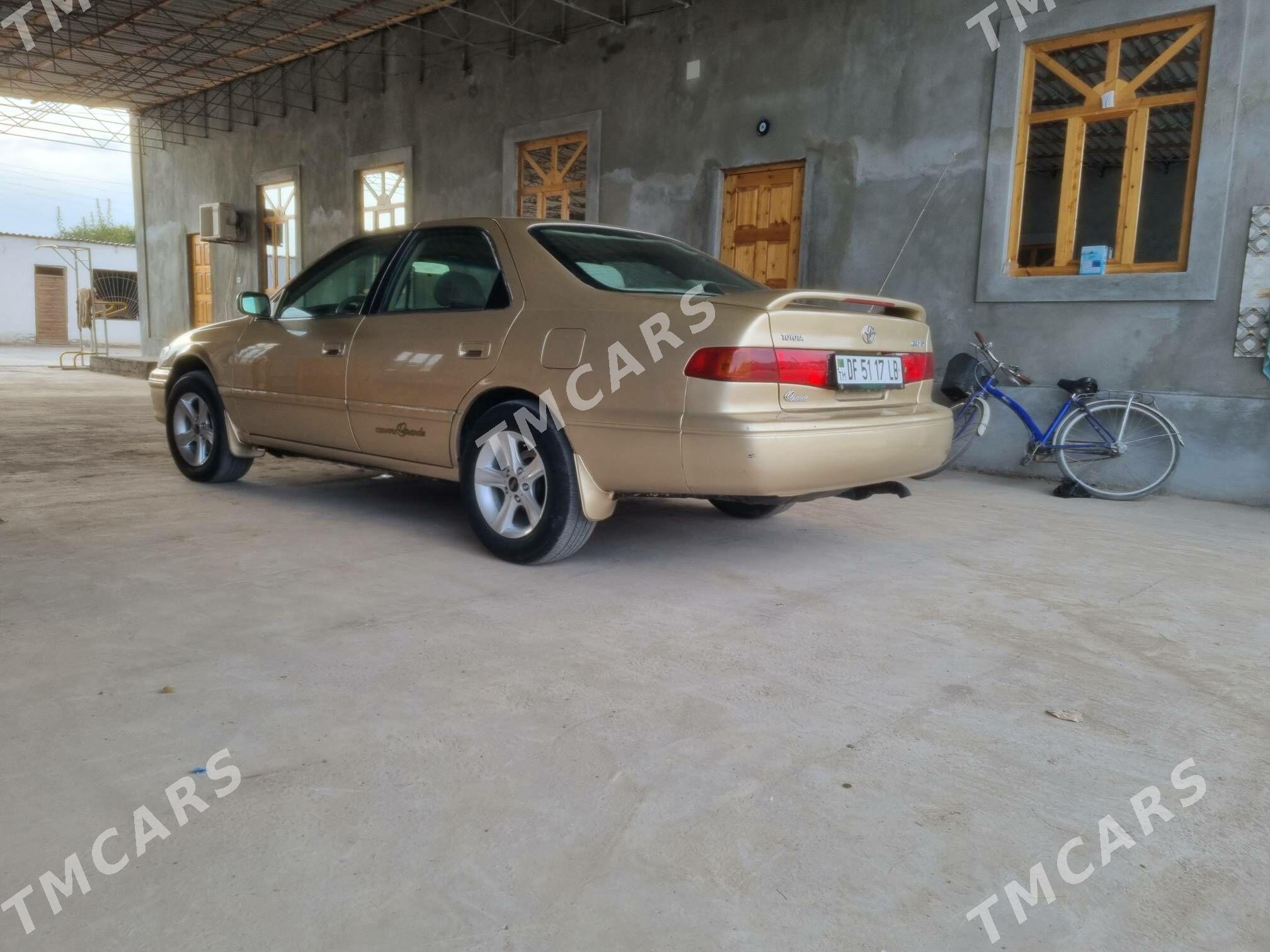 Toyota Camry 1998 - 130 000 TMT - Saýat - img 4