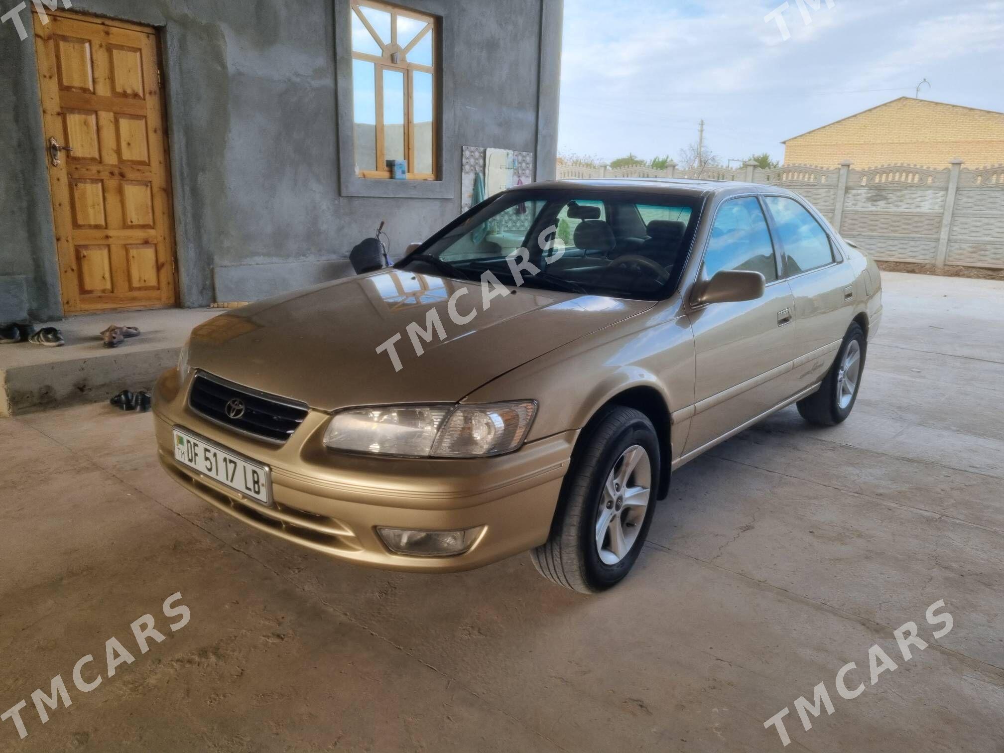 Toyota Camry 1998 - 130 000 TMT - Saýat - img 3