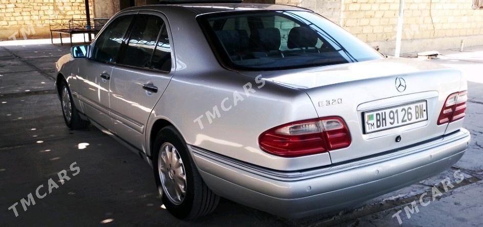 Mercedes-Benz E320 1999 - 85 000 TMT - Gumdag - img 4