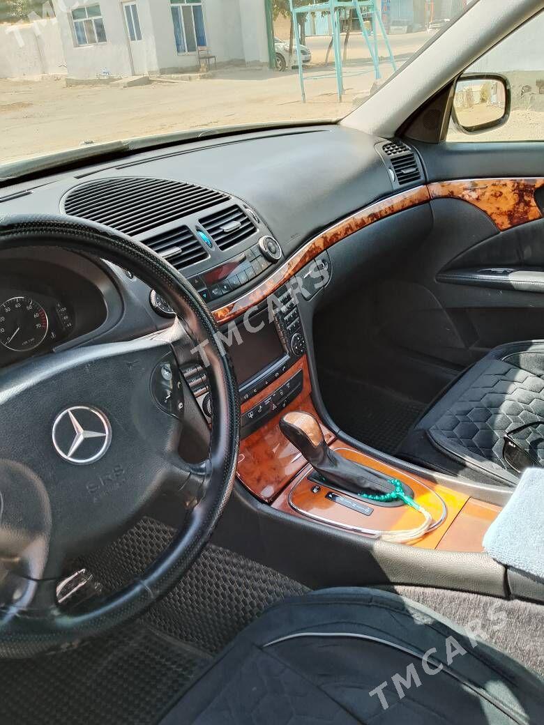 Mercedes-Benz E320 2003 - 130 000 TMT - Мары - img 4