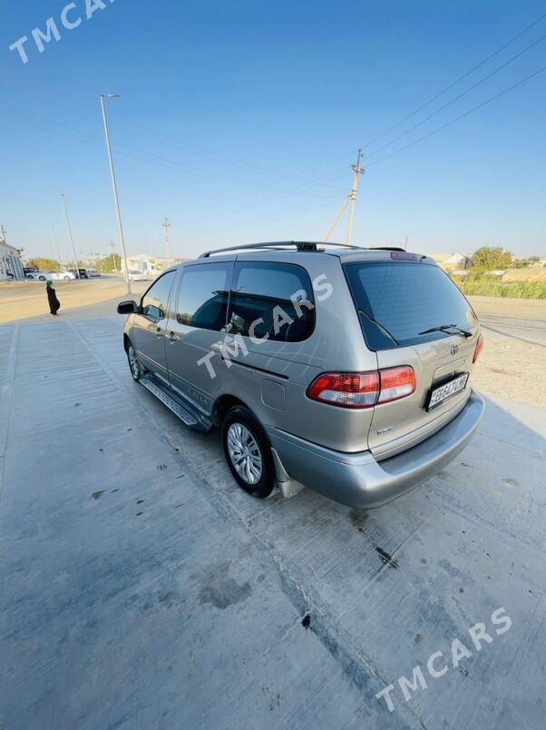 Toyota Sienna 2002 - 175 000 TMT - Мары - img 5