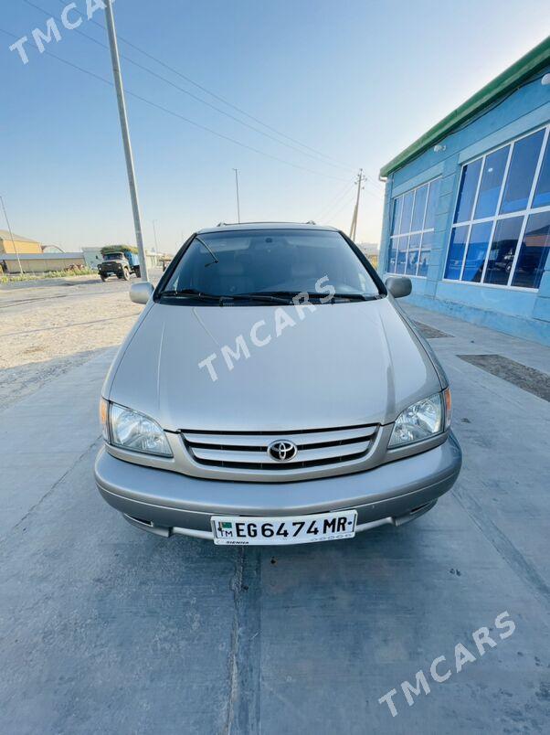 Toyota Sienna 2002 - 175 000 TMT - Мары - img 6