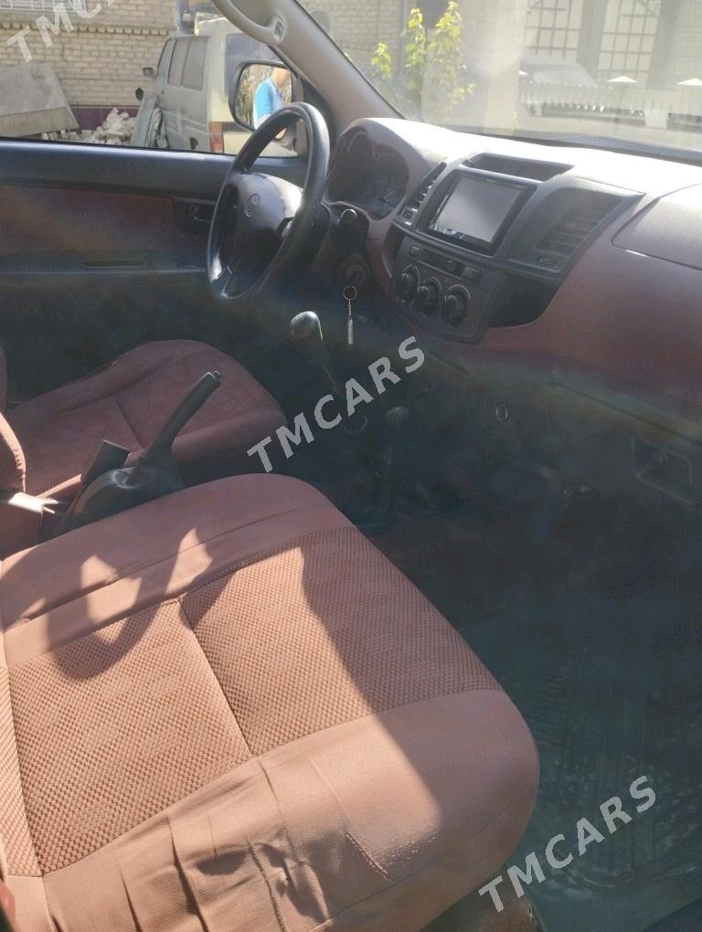 Toyota Hilux 2012 - 260 000 TMT - Mary - img 5
