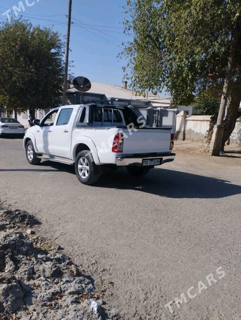 Toyota Hilux 2012 - 260 000 TMT - Mary - img 7