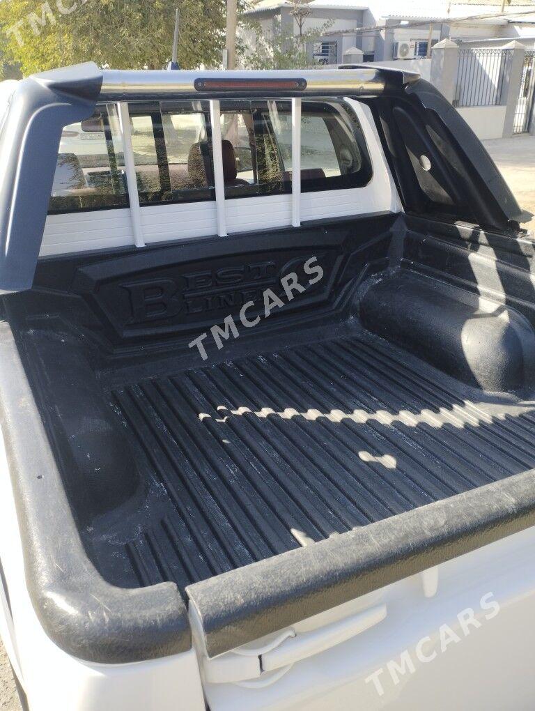 Toyota Hilux 2012 - 260 000 TMT - Mary - img 8