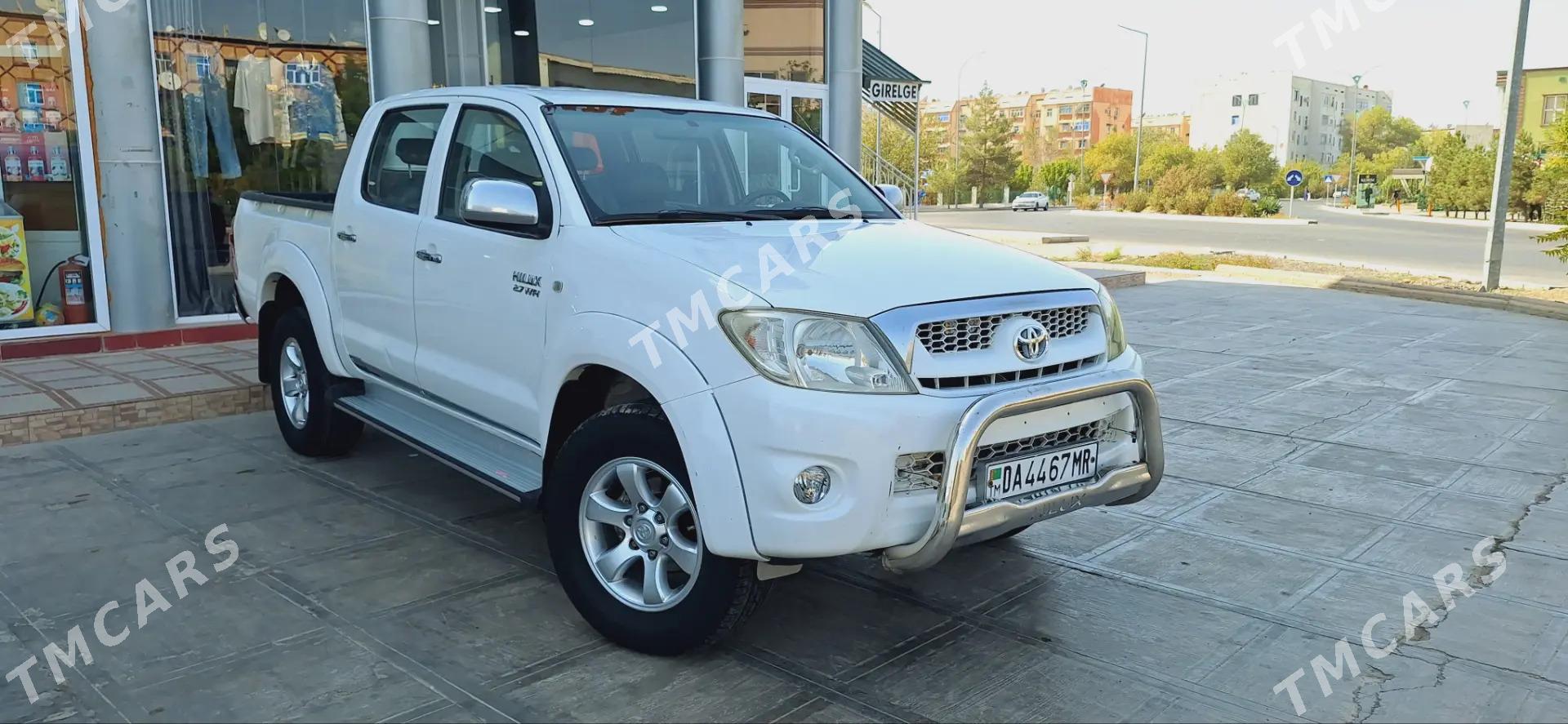 Toyota Hilux 2009 - 250 000 TMT - Мары - img 3