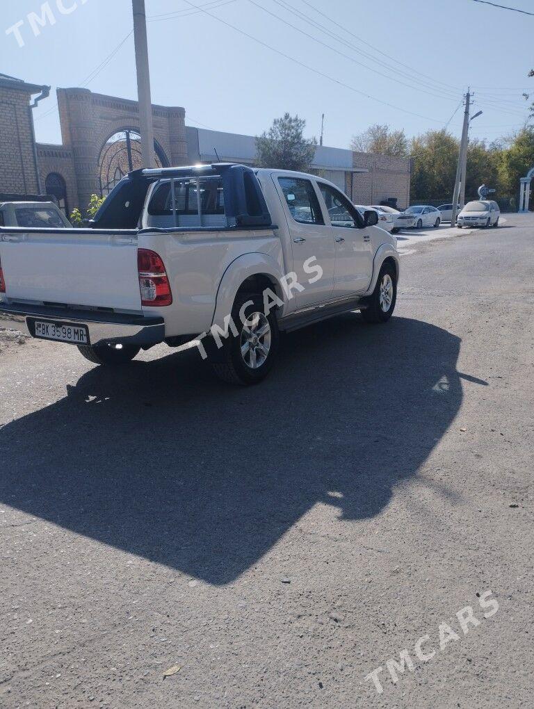 Toyota Hilux 2012 - 260 000 TMT - Mary - img 9