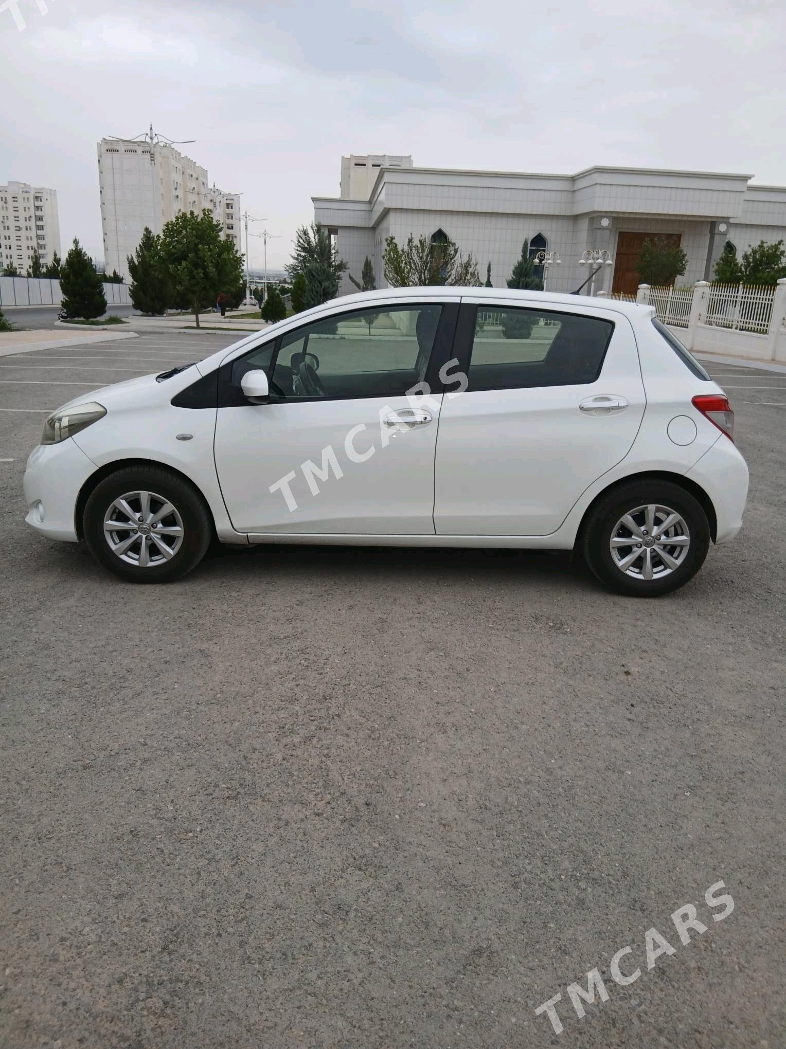 Toyota Yaris 2013 - 150 000 TMT - Ашхабад - img 2