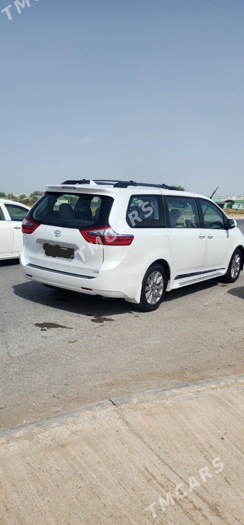 Toyota Sienna 2019 - 500 000 TMT - Ашхабад - img 9