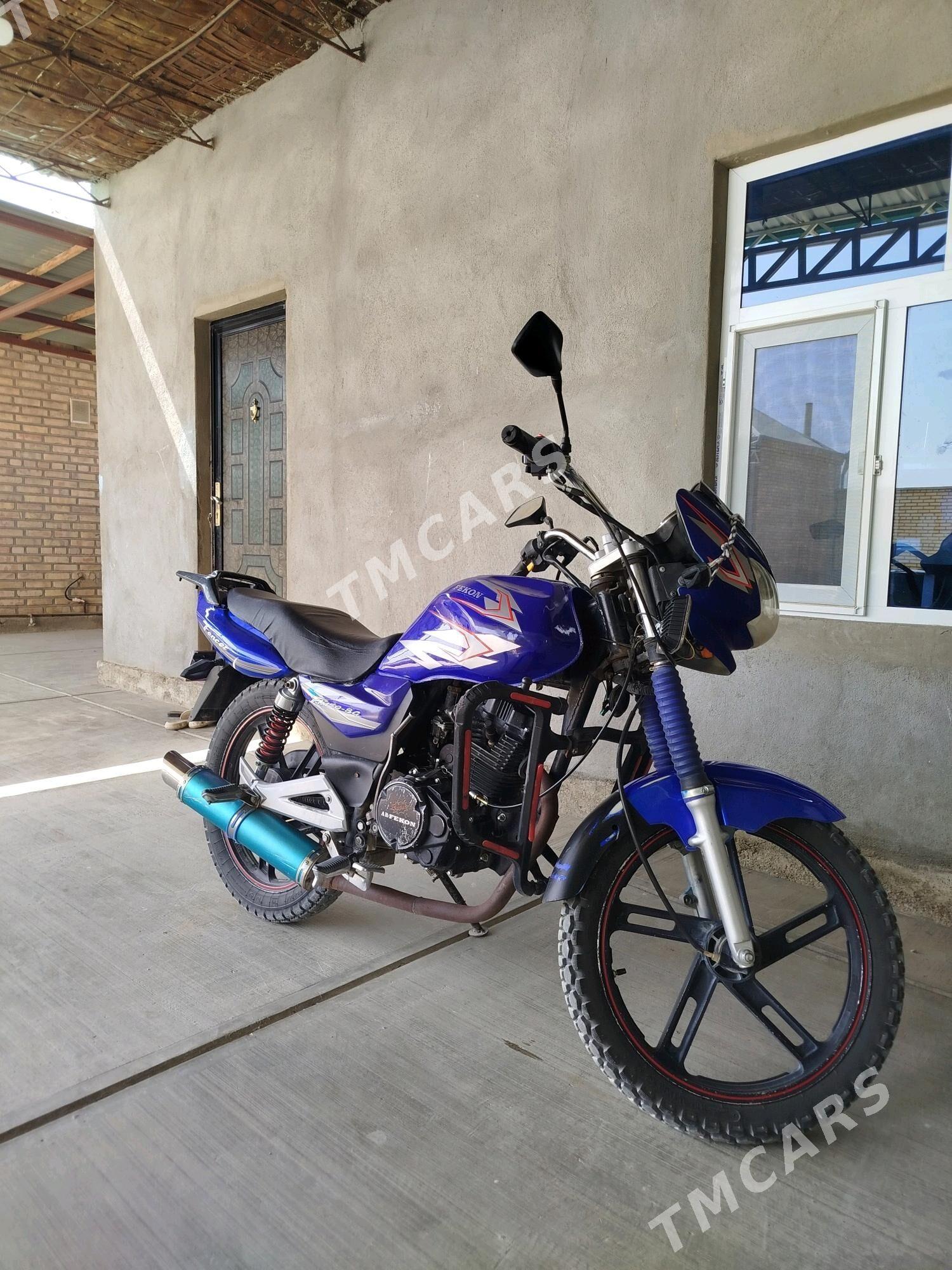 Fekon FK150-8G 2014 - 13 600 TMT - Bäherden - img 2