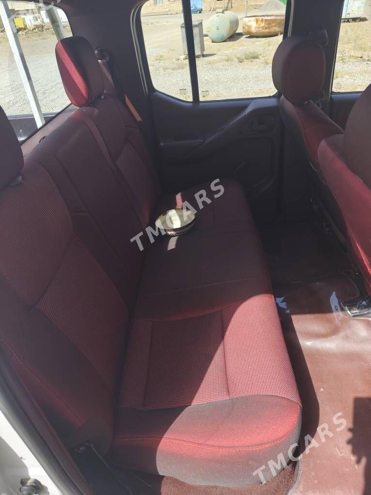 Nissan Navara 2009 - 145 000 TMT - Gyzylarbat - img 2