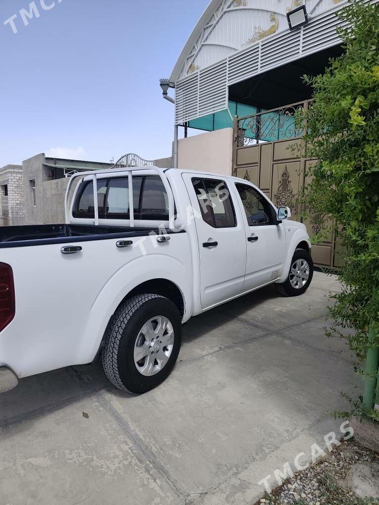 Nissan Navara 2009 - 145 000 TMT - Gyzylarbat - img 3