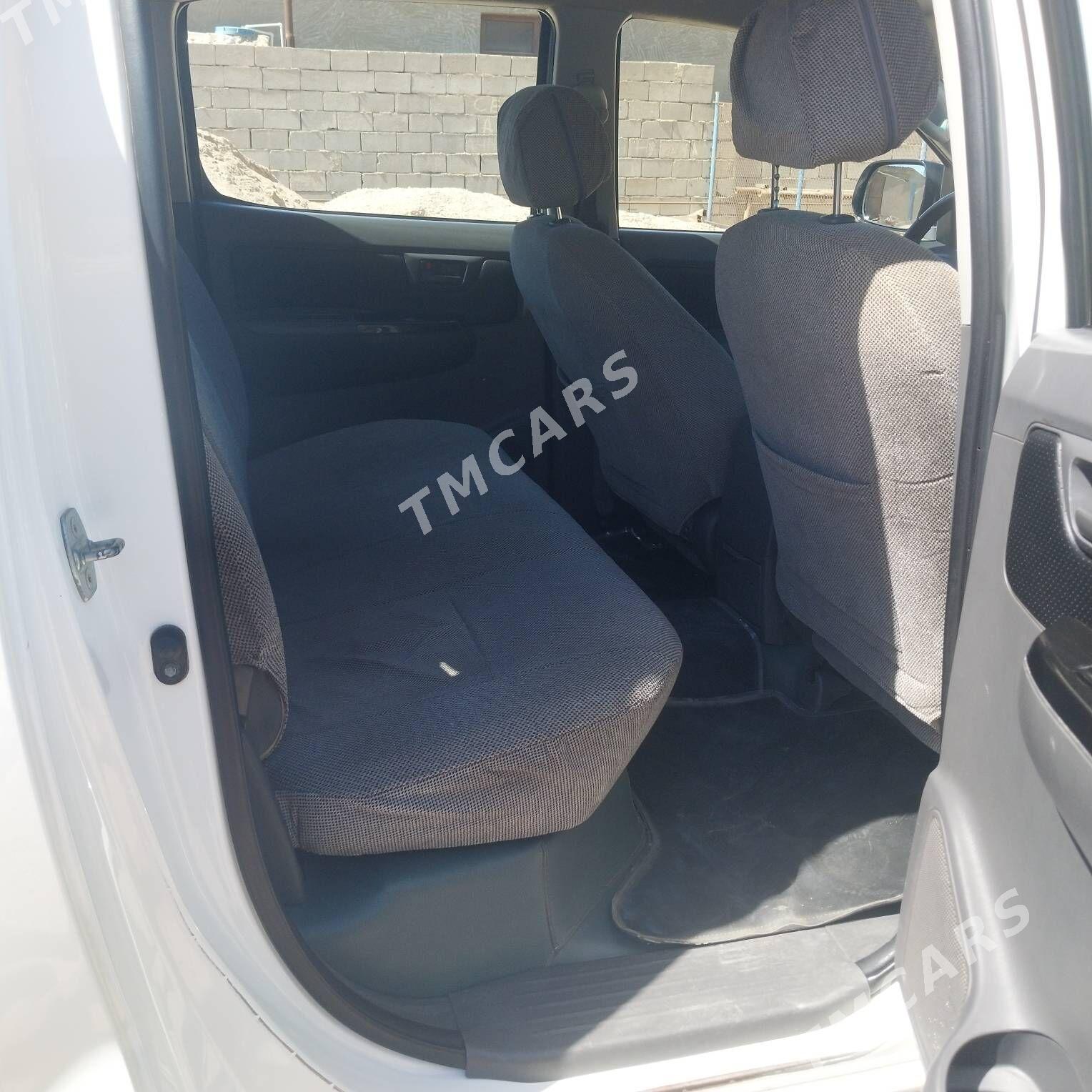 Toyota Hilux 2014 - 350 000 TMT - Hazar - img 3