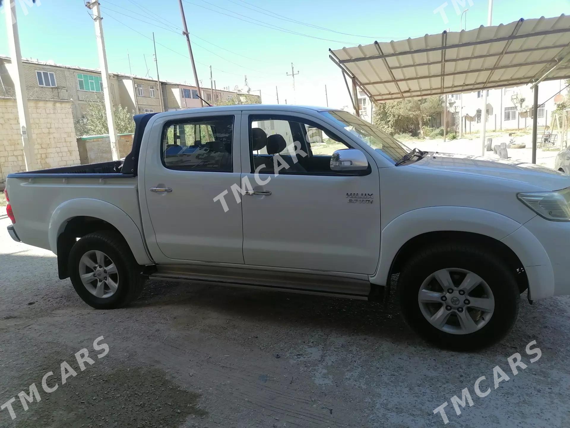 Toyota Hilux 2014 - 350 000 TMT - Hazar - img 5