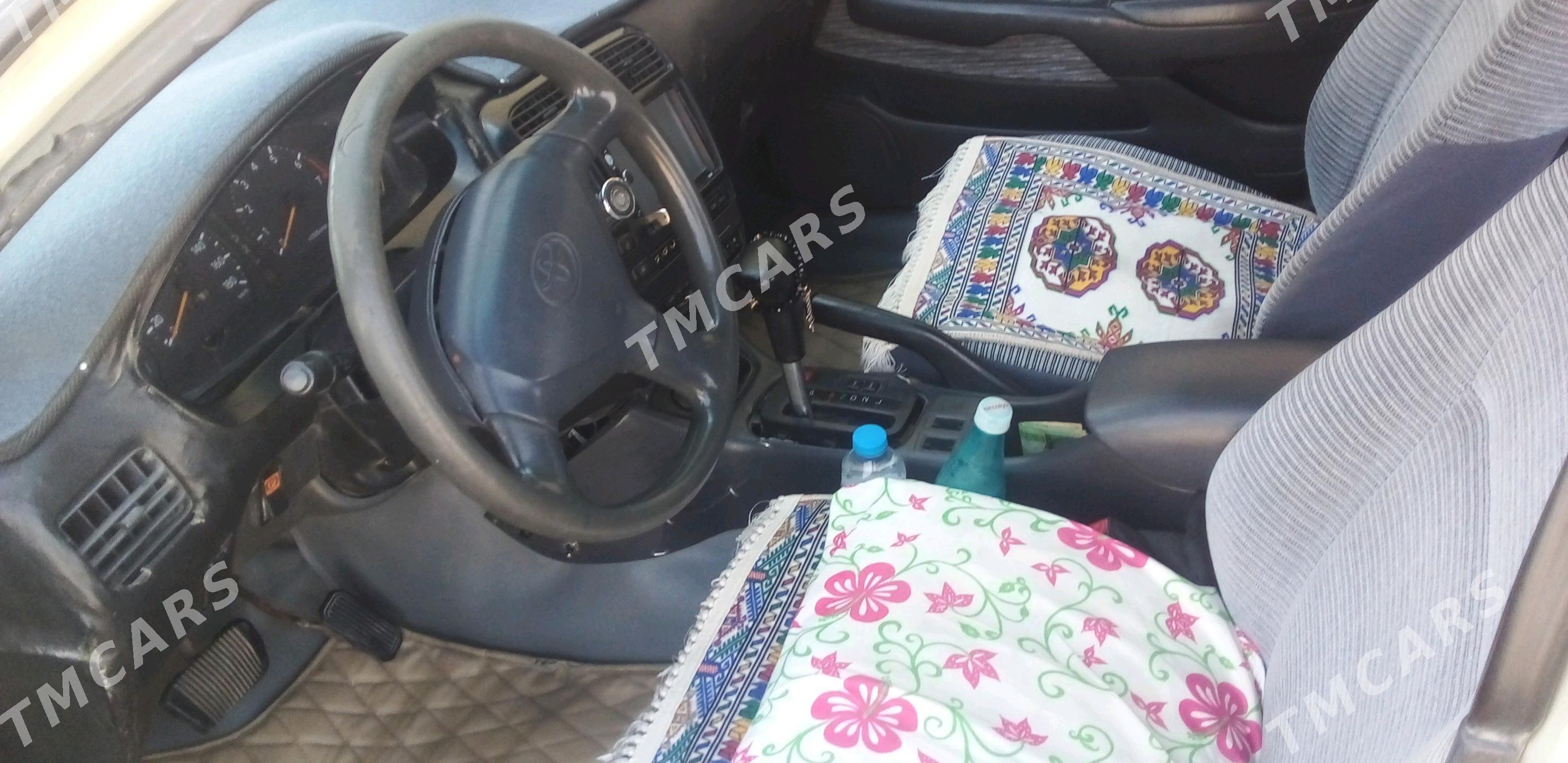 Toyota Carina 1993 - 60 000 TMT - Gyzylarbat - img 2