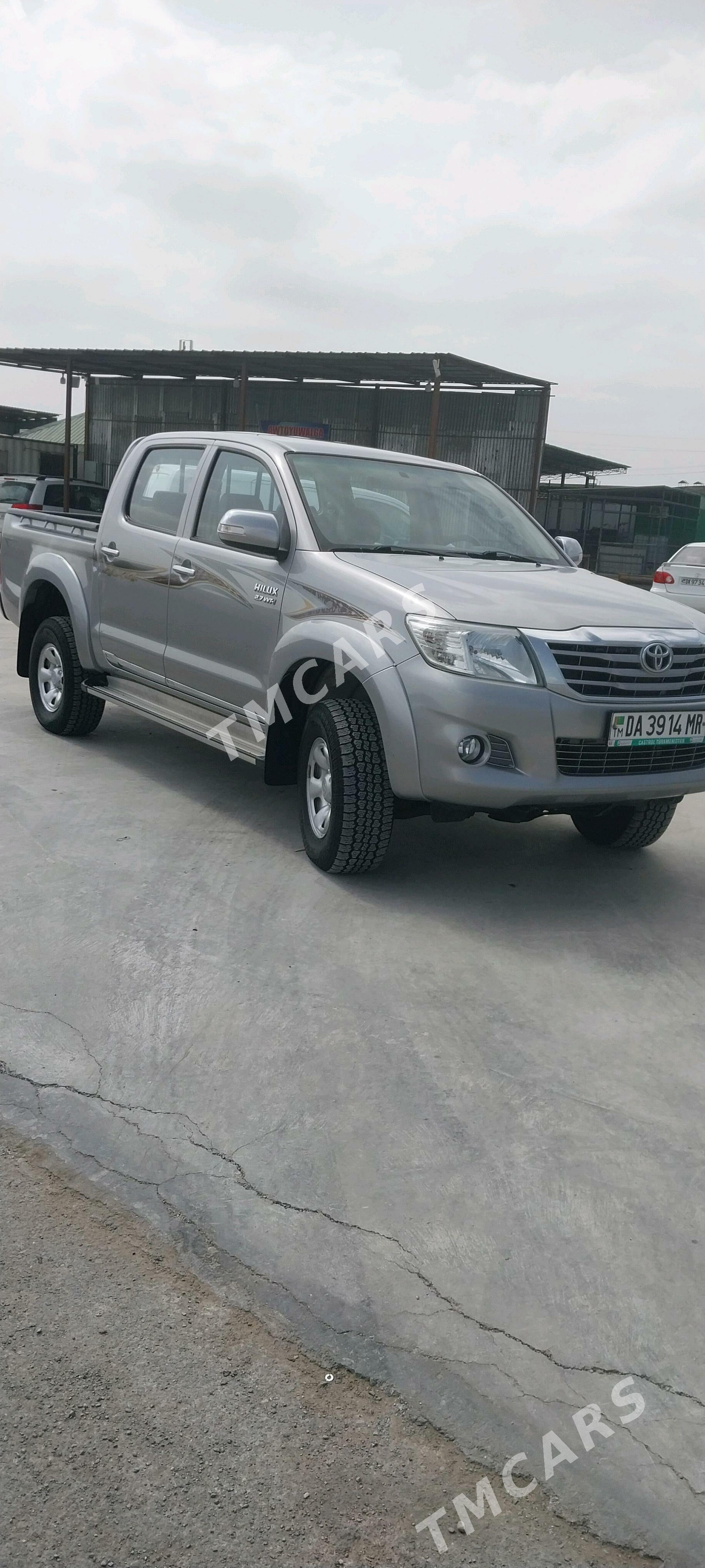 Toyota Hilux 2015 - 420 000 TMT - Ашхабад - img 2