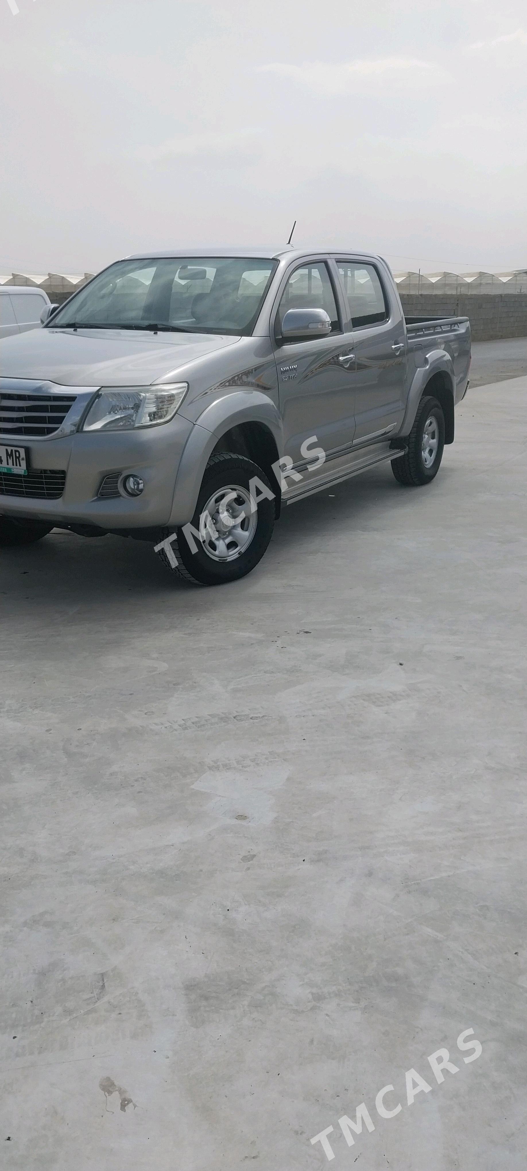 Toyota Hilux 2015 - 420 000 TMT - Ашхабад - img 3