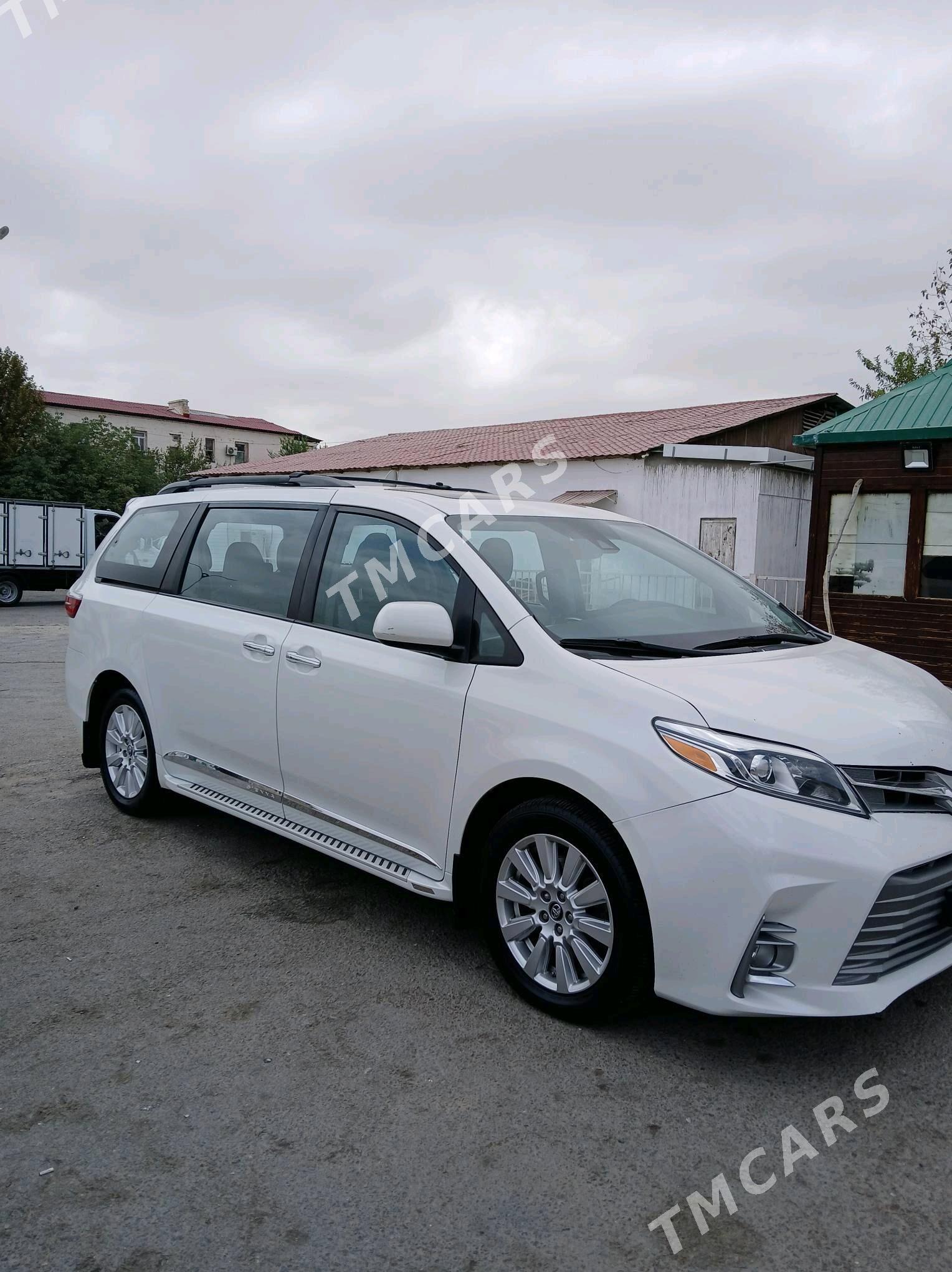 Toyota Sienna 2019 - 420 000 TMT - 6 mkr - img 3