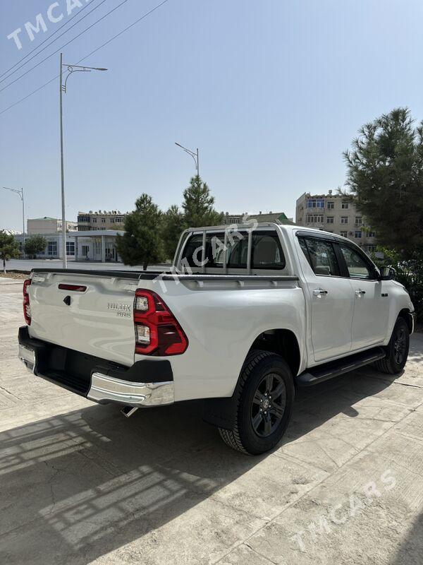 Toyota Hilux 2025 - 695 600 TMT - Туркменабат - img 4