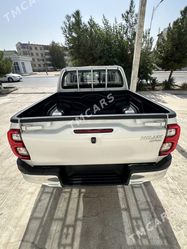 Toyota Hilux 2025 - 695 600 TMT - Туркменабат - img 5