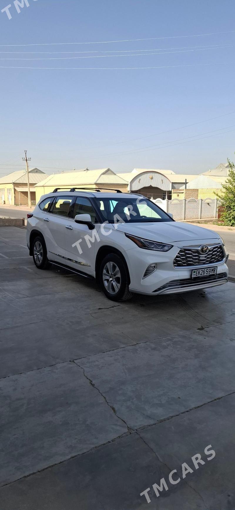 Toyota Highlander 2022 - 510 000 TMT - Мары - img 3