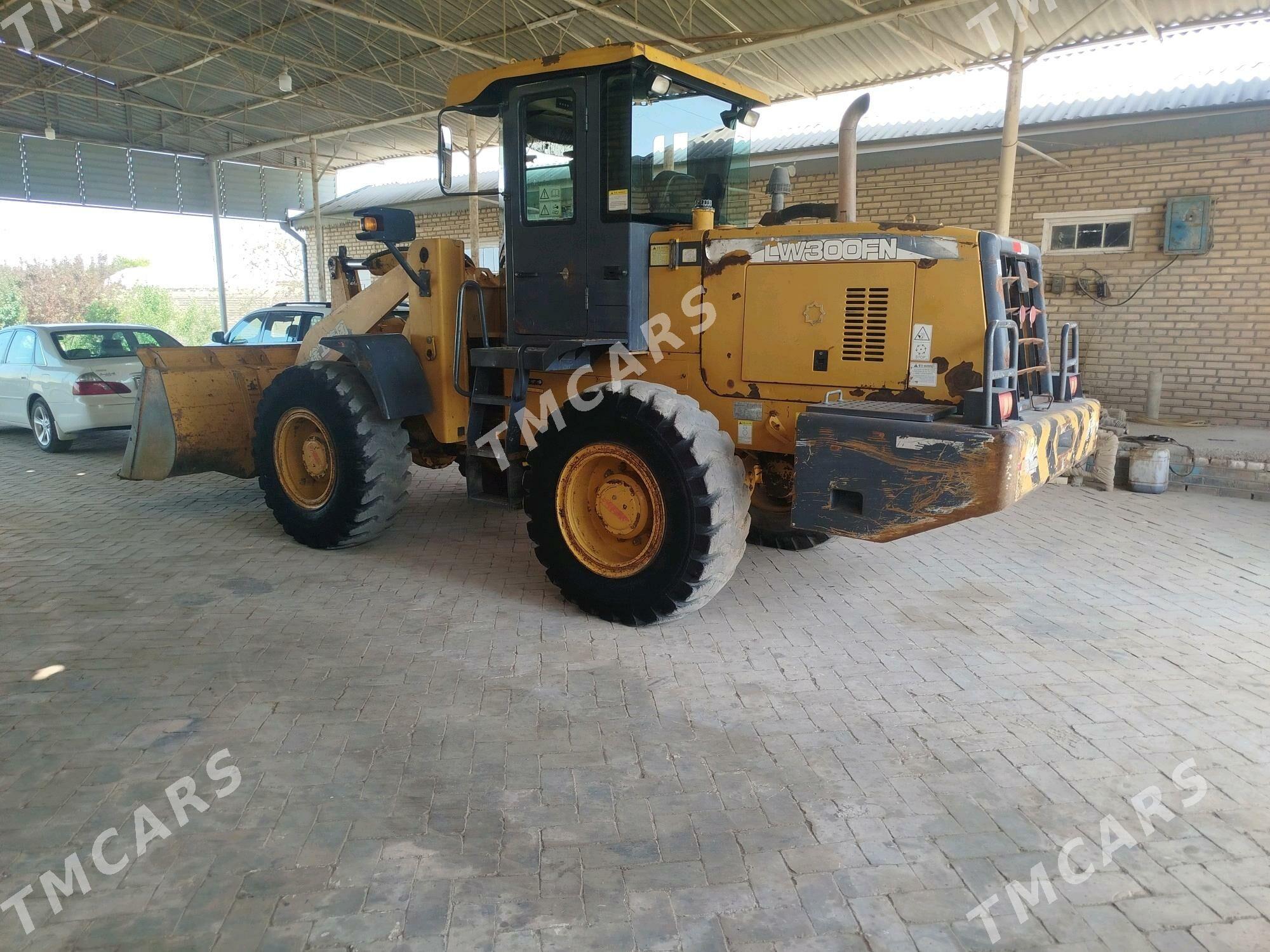 XCMG LW300F 2014 - 380 000 TMT - Baýramaly - img 2