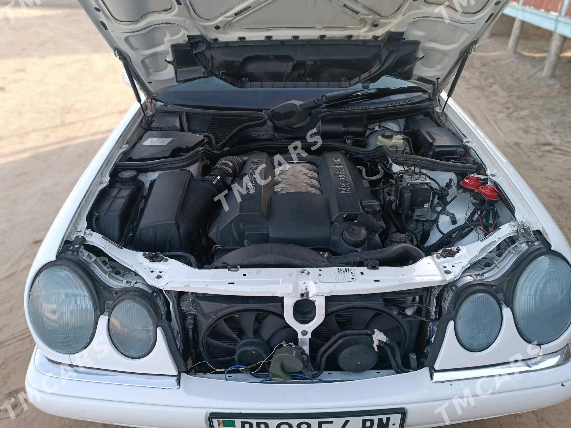 Mercedes-Benz E320 1999 - 88 000 TMT - Балканабат - img 4