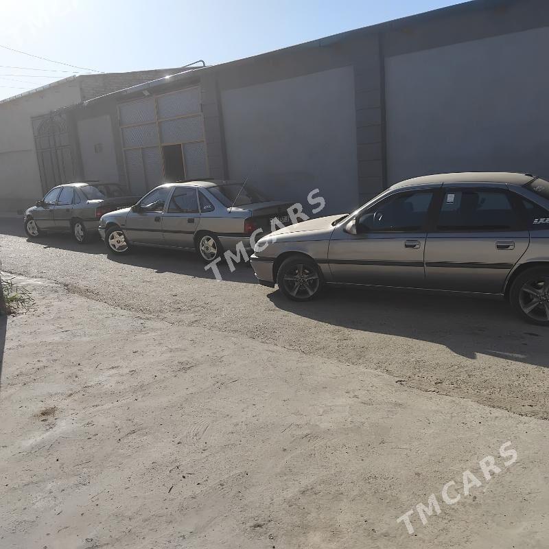 Opel Vectra 1993 - 70 000 TMT - Туркменабат - img 2