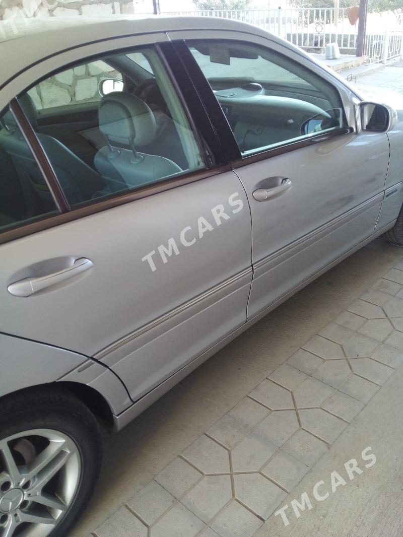 Mercedes-Benz C250 2003 - 63 000 TMT - Bereket - img 4