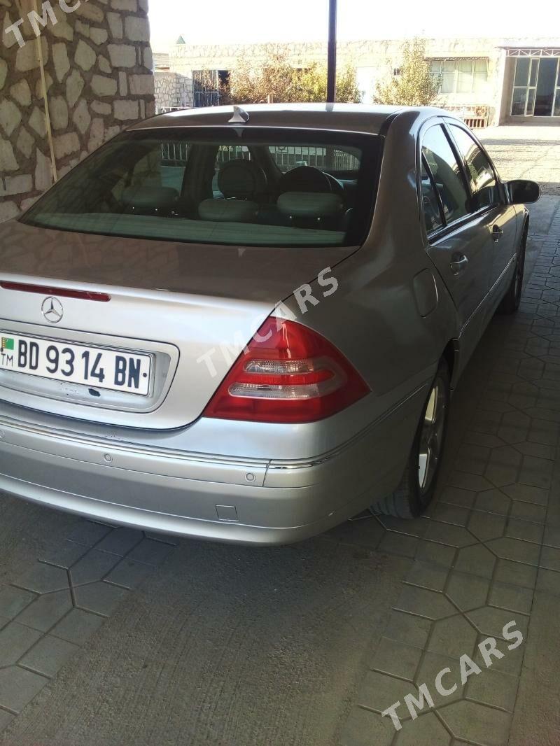 Mercedes-Benz C250 2003 - 63 000 TMT - Bereket - img 5