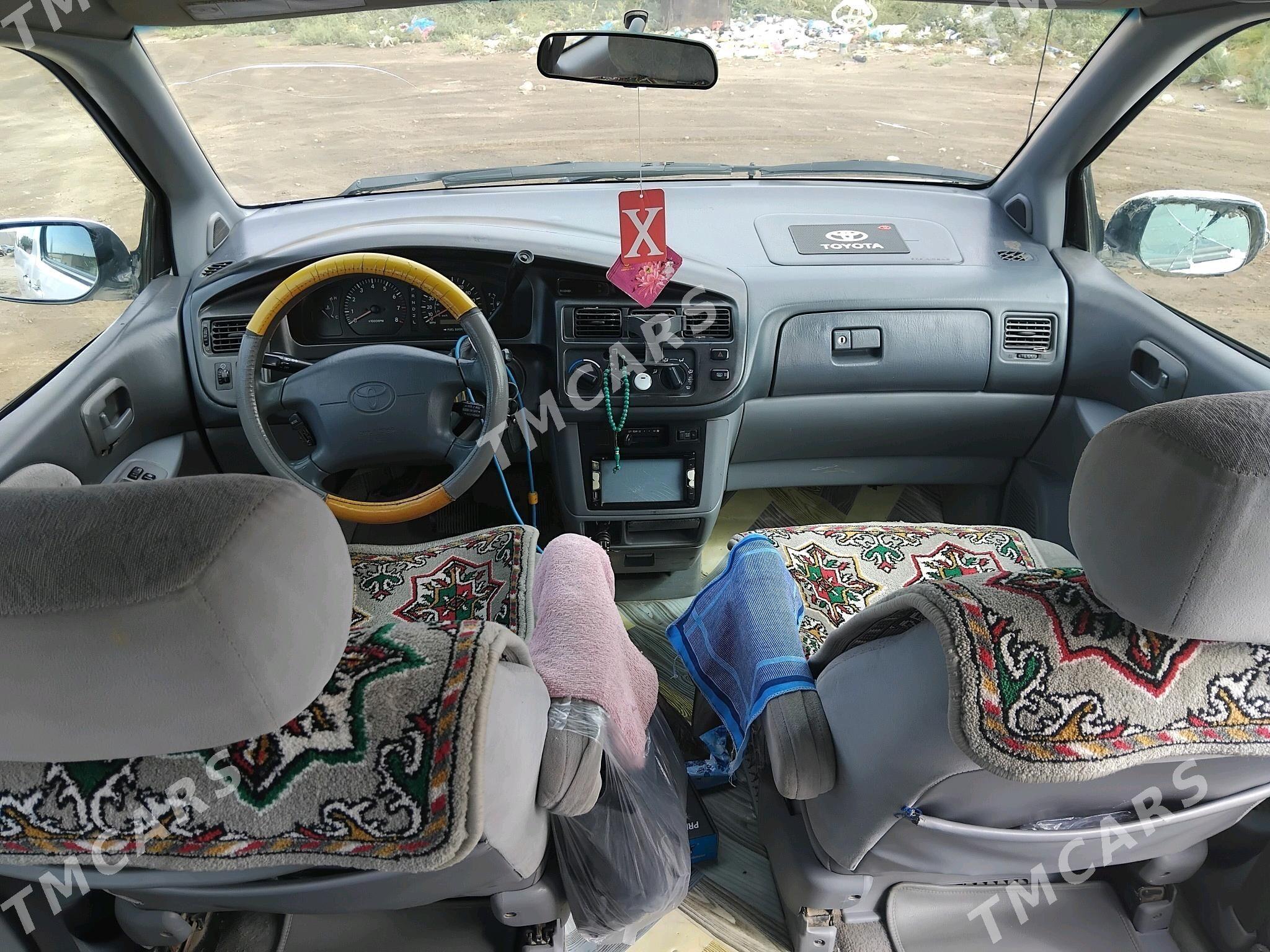 Toyota Sienna 2000 - 120 000 TMT - Гурбансолтан Едже - img 4